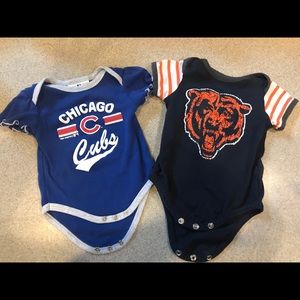 Set of 2 Chicago onesies Bears & Cubs